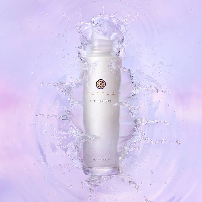 Tónico Facial The Essence Skincare Boosting Treatment - Tatcha vista frontal con fondo blanco.