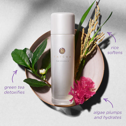 Tónico Facial The Essence Skincare Boosting Treatment - Tatcha vista frontal con fondo blanco.