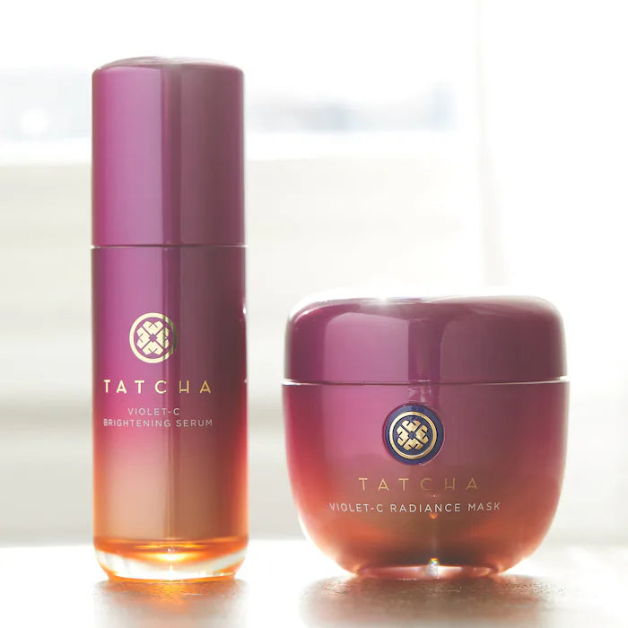 Sérum Iluminador Violet-C™  20% Vitamina C + 10% AHA- Tatcha vista frontal con fondo blanco.