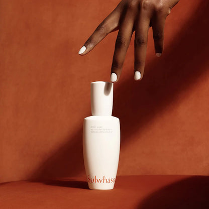 Serum Anti Aging First Care Activating - Sulwhasoo vista frontal con fondo blanco.