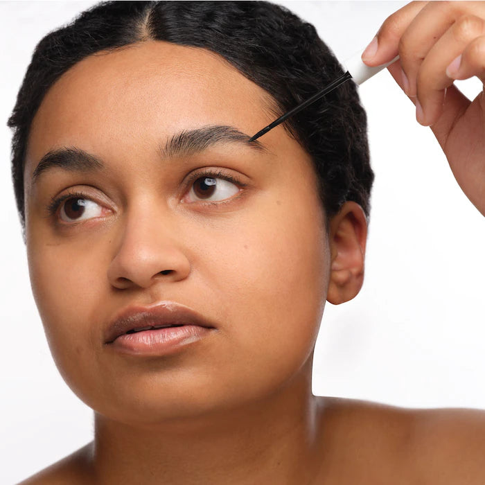 Serum para Pestañas y Cejas Multi-Peptide - The Ordinary vista frontal con fondo blanco.