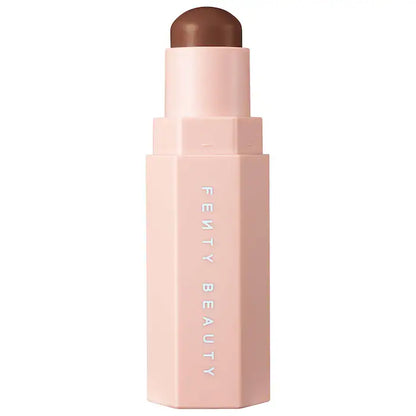 Match Stix Matte Contour Skinstick - Fenty Beauty vista frontal con fondo blanco.