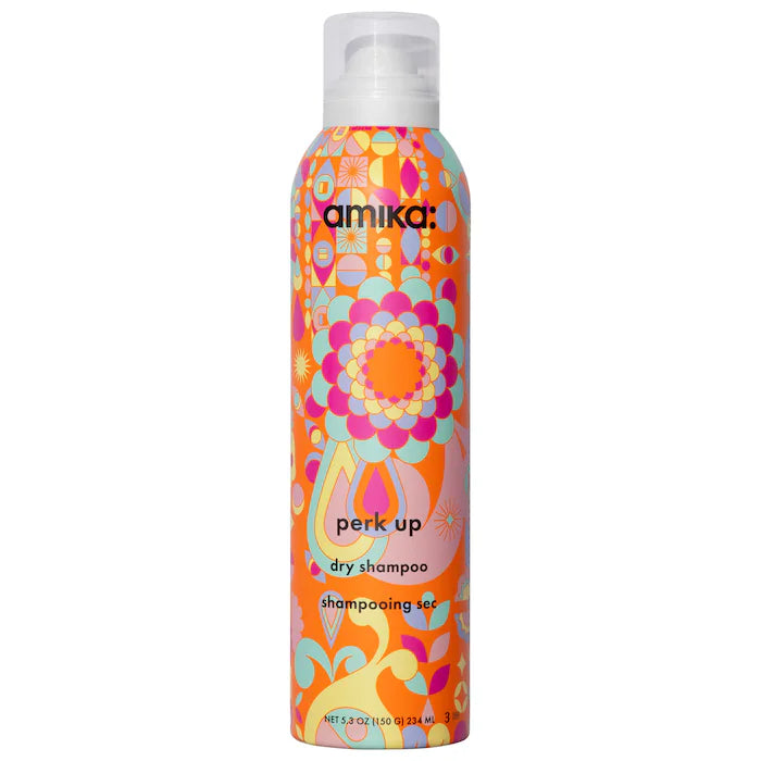 Dry Shampoo Perk Up Talc Free - Amika vista frontal con fondo blanco.