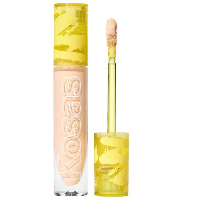 Corrector Revealer Super Creamy + Brightening con Cafeína y Ácido hialurónico - Kosas vista frontal con fondo blanco.