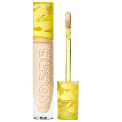 Corrector Revealer Super Creamy + Brightening con Cafeína y Ácido hialurónico - Kosas vista frontal con fondo blanco.