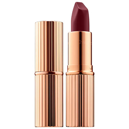 Labial Matte Revolution Hydrating Lipstick - Charlotte Tilbury vista frontal con fondo blanco.