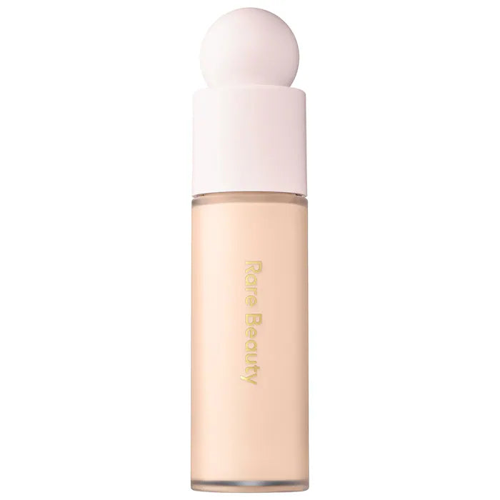 Base de Maquillaje Liquid Touch Weightless Foundation - Rare Beauty vista frontal con fondo blanco.