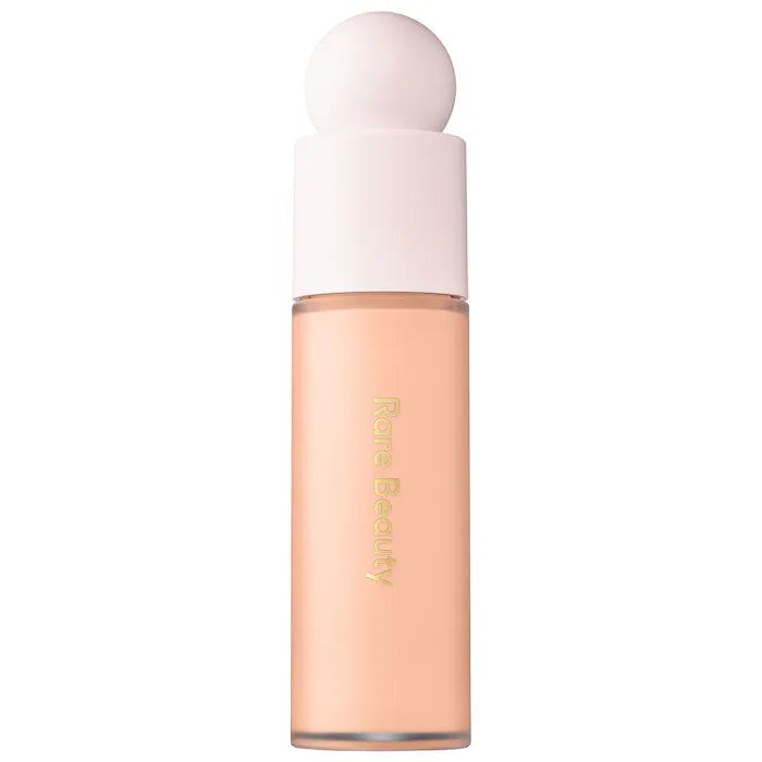 Base de Maquillaje Liquid Touch Weightless Foundation - Rare Beauty vista frontal con fondo blanco.