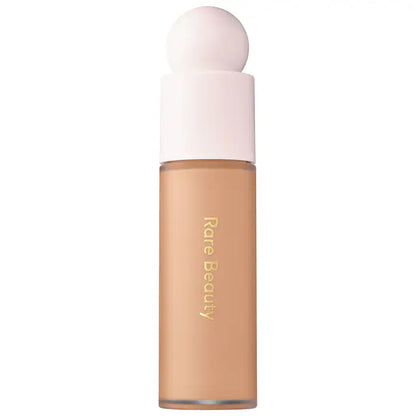 Base de Maquillaje Liquid Touch Weightless Foundation - Rare Beauty vista frontal con fondo blanco.