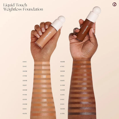 Base de Maquillaje Liquid Touch Weightless Foundation - Rare Beauty vista frontal con fondo blanco.