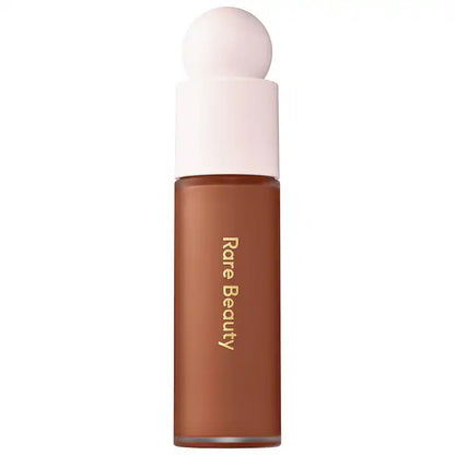 Base de Maquillaje Liquid Touch Weightless Foundation - Rare Beauty vista frontal con fondo blanco.