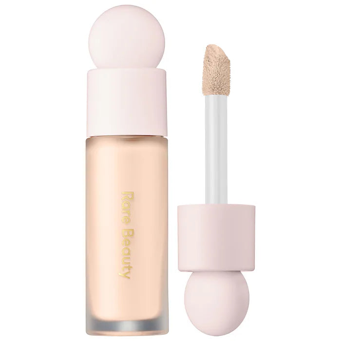 Corrector Liquid Touch Brightening - Rare Beauty vista frontal con fondo blanco.