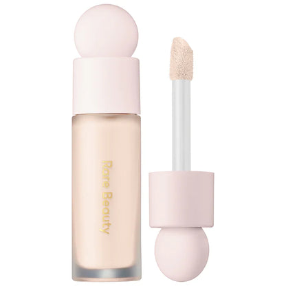 Corrector Liquid Touch Brightening - Rare Beauty vista frontal con fondo blanco.