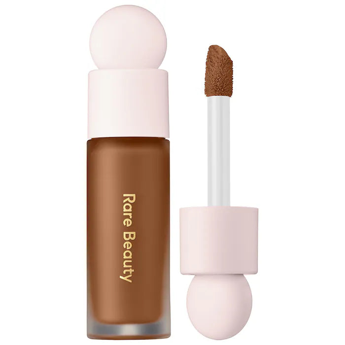 Corrector Liquid Touch Brightening - Rare Beauty vista frontal con fondo blanco.