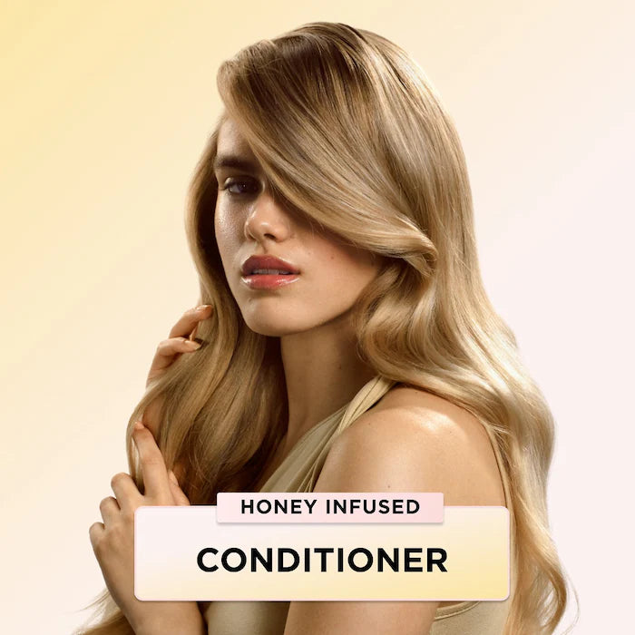 Acondicionador Honey Infused™ - Gisou vista frontal con fondo blanco.