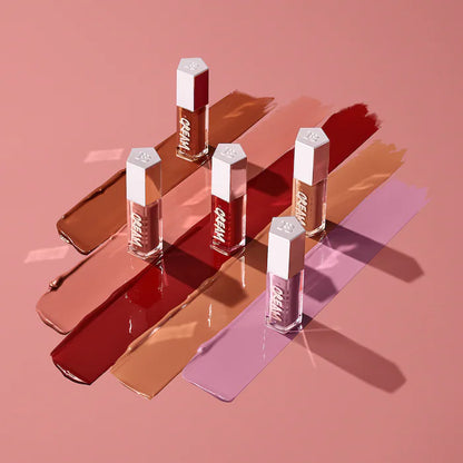 Labial Gloss Bomb Cream - Fenty Beauty vista frontal con fondo blanco.