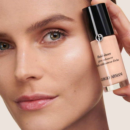 Iluminador Fluid Sheer Glow Enhancer - Armani Beauty vista frontal con fondo blanco.