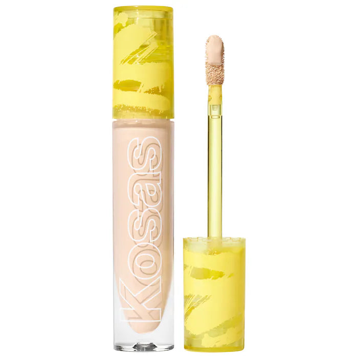 Corrector Revealer Super Creamy + Brightening con Cafeína y Ácido hialurónico - Kosas vista frontal con fondo blanco.