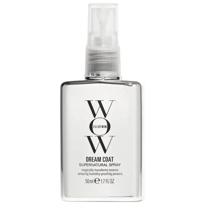 Spray Anti-Frizz Dream Coat™ Supernatural Treatment - COLOR WOW vista frontal con fondo blanco.