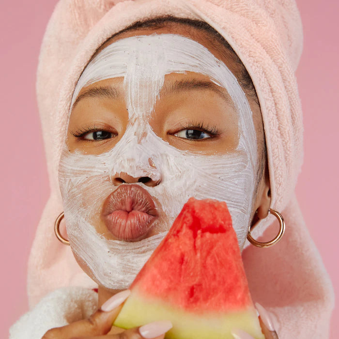 Watermelon Glow™ Mascarilla facial Arcilla Hialurónica reductora de poros - Glow Recipe vista frontal con fondo blanco.