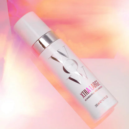 Mousse Voluminizadora de cabello Xtra Large Bombshell™ - COLOR WOW vista frontal con fondo blanco.