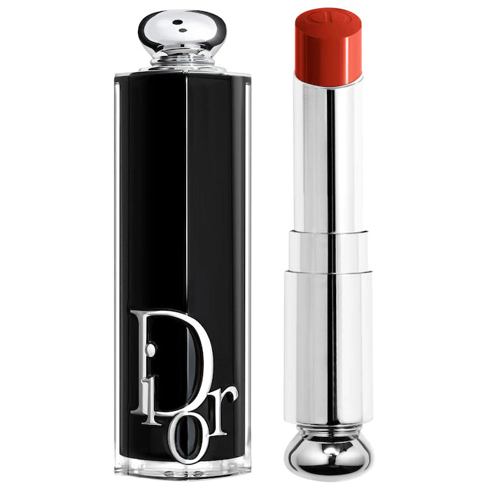 Labial Dior Addict Shine Lipstick - Dior vista frontal con fondo blanco.