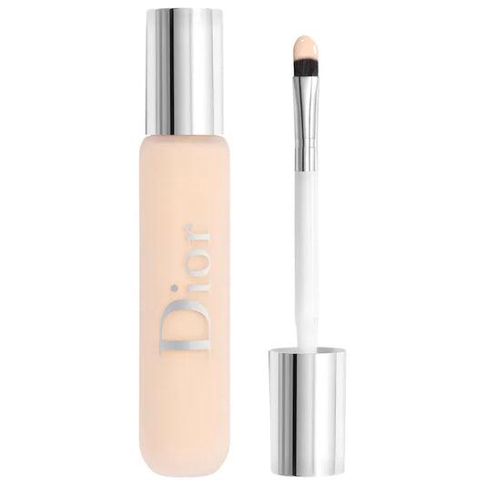 Corrector Backstage Concealer - Dior vista frontal con fondo blanco.