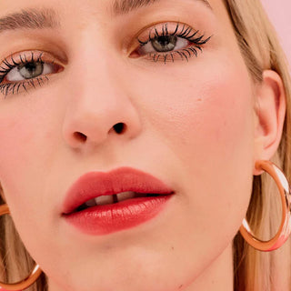 Tinte líquido para labios y mejillas - Benefit Cosmetics