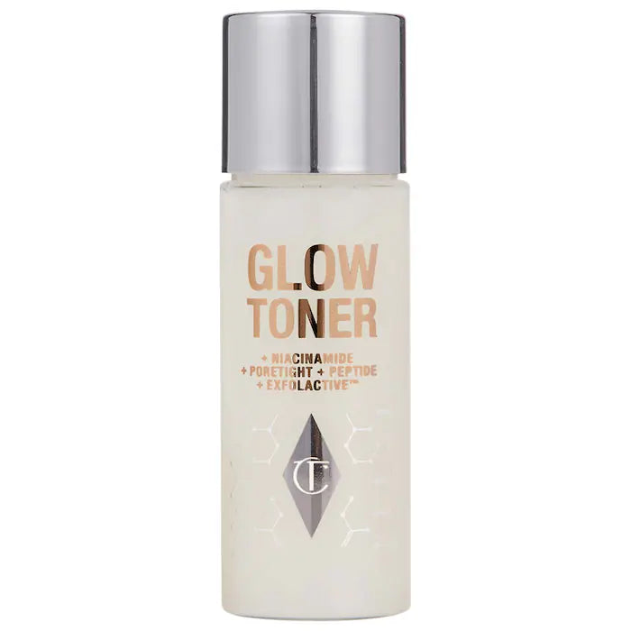 Tónico Facial Iluminador diario con Niacinamida Glow Toner™ - Charlotte Tilbury vista frontal con fondo blanco.