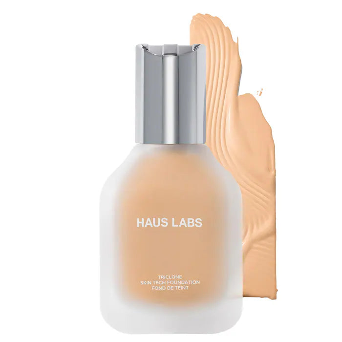 Base de Maquillaje Triclone Skin Tech™ Medium Coverage with Fermented Arnica - HAUS LABS vista frontal con fondo blanco.