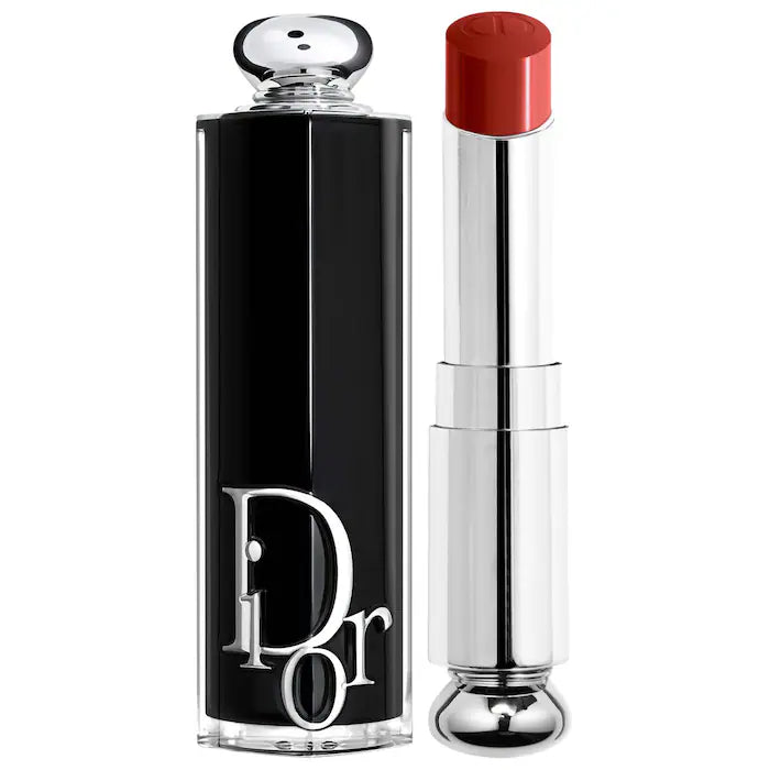 Labial Dior Addict Shine Lipstick - Dior vista frontal con fondo blanco.