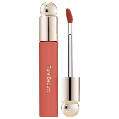 Labial Soft Pinch Tinted Lip Oil - Rare Beauty vista frontal con fondo blanco.