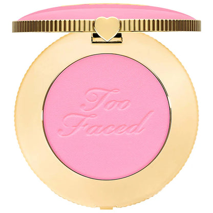 Rubor Cloud Crush - Too Faced vista frontal con fondo blanco.