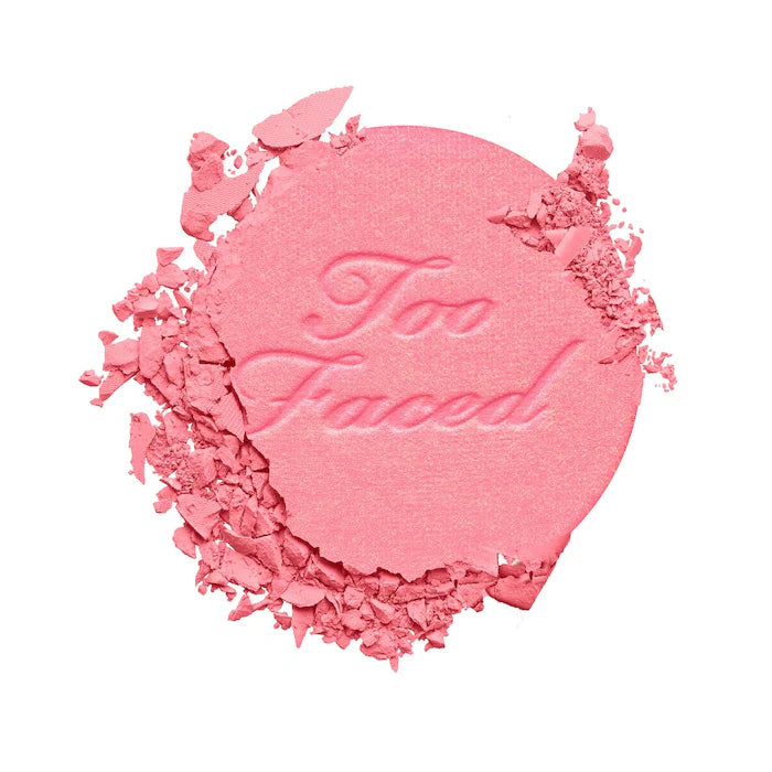 Rubor Cloud Crush - Too Faced vista frontal con fondo blanco.