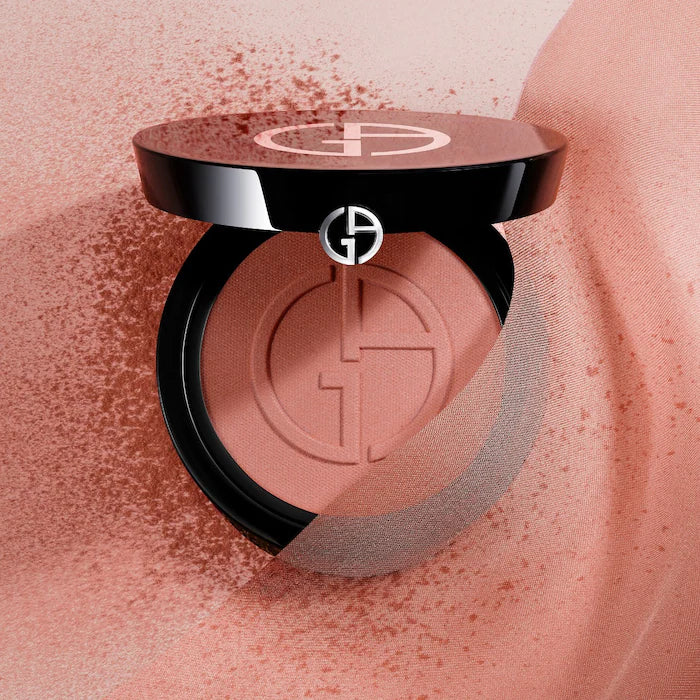 Rubor Luminous Silk Glow Blush - Armani Beauty vista frontal con fondo blanco.