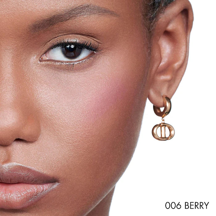 Rubor Rosy Glow Blush - Dior vista frontal con fondo blanco.