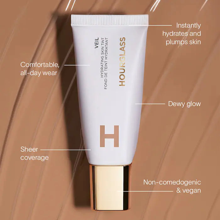 Base de Maquillaje Veil™ Hydrating Skin Tint - Hourglass vista frontal con fondo blanco.