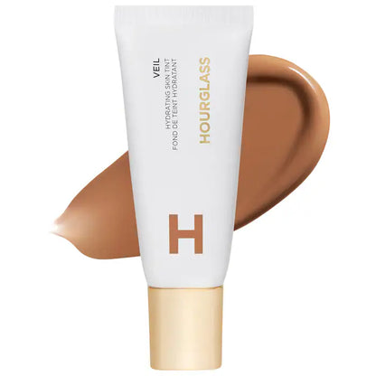 Base de Maquillaje Veil™ Hydrating Skin Tint - Hourglass vista frontal con fondo blanco.