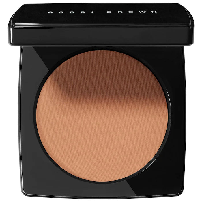 Bronzer - Bobbi Brown vista frontal con fondo blanco.