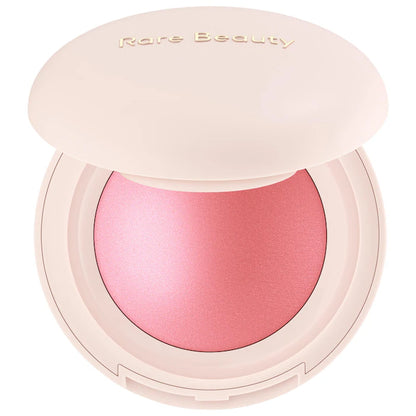 Rubor Soft Pinch Luminous Powder - Rare Beauty by Selena Gomez vista frontal con fondo blanco.