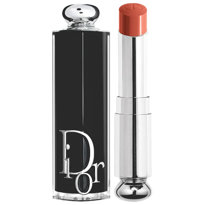 Labial Dior Addict Shine Lipstick - Dior vista frontal con fondo blanco.