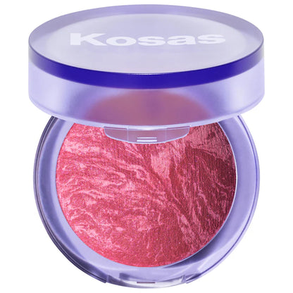 Rubor dimensional iluminador Blush is Life Baked Talc-Free™ - Kosas vista frontal con fondo blanco.