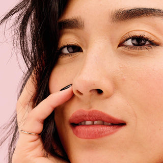 Labial Plushtint Moisturizing Matte Lip Tint - Benefit Cosmetics