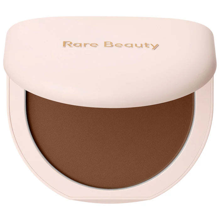 Polvo Compacto True to Myself - Rare Beauty vista frontal con fondo blanco.