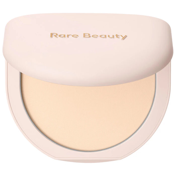 Polvo Compacto True to Myself - Rare Beauty vista frontal con fondo blanco.