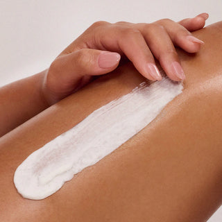 Find Comfort: Feel Seen — Mousse Corporal Hidratante que se transforma en Aceite ultraligero- Rare Beauty