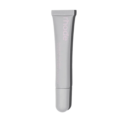 Labial hidratante Peptide lip treatment THE NOURISHING LIP LAYER - Rhode Skin vista frontal con fondo blanco.